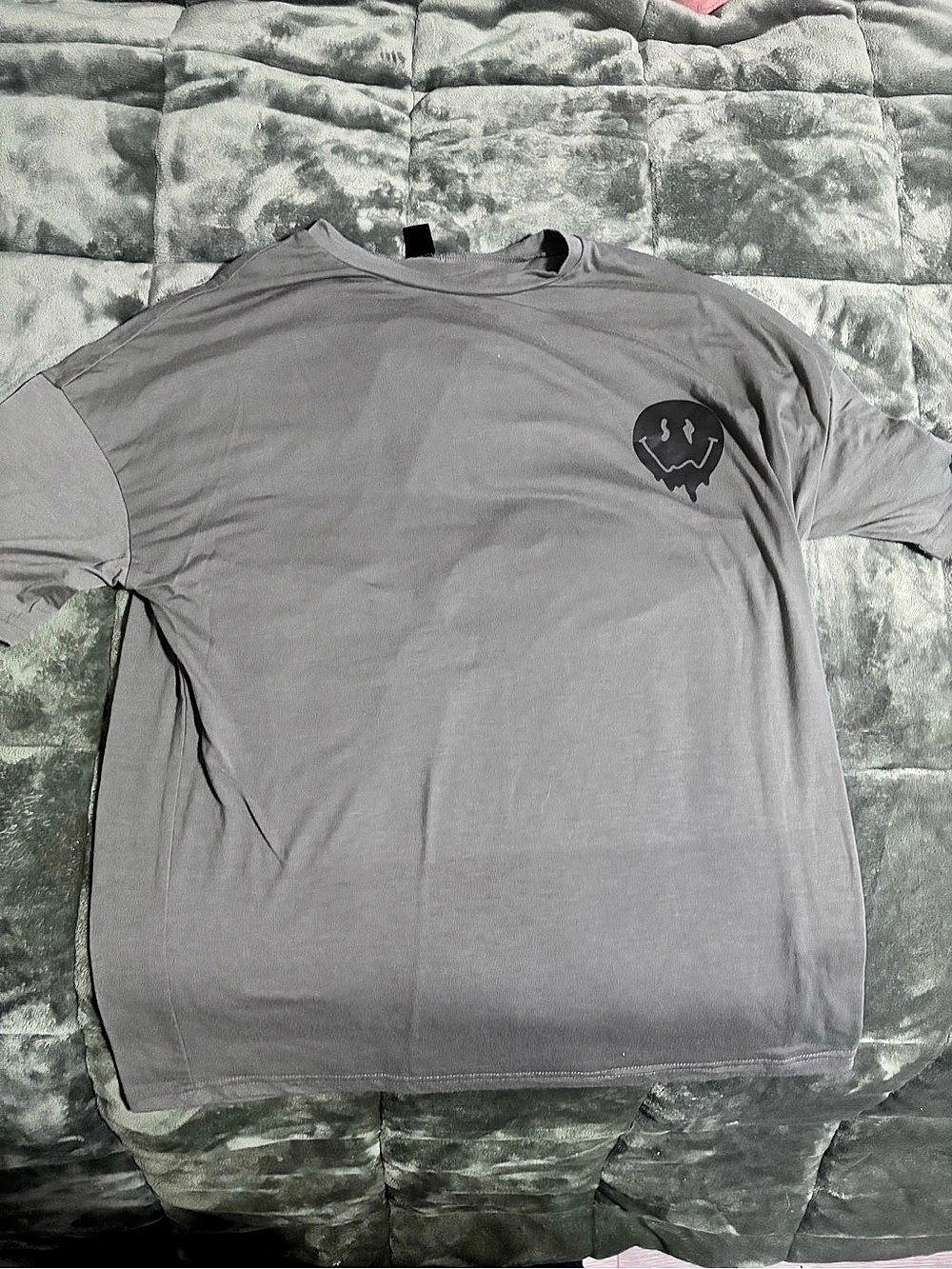 SHEIN Graphic Short Sleeve Tee in Gray Like New